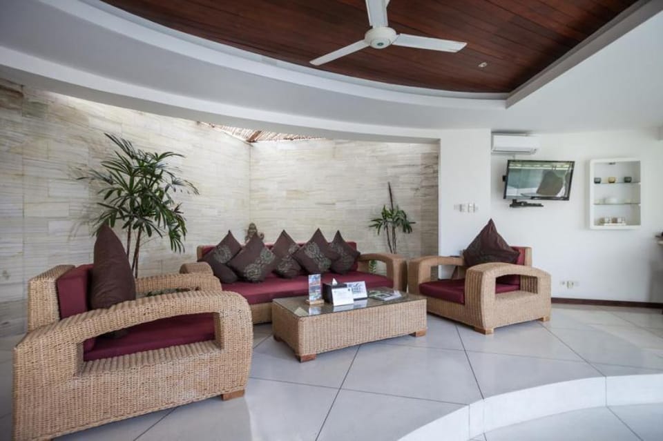 Luxury 3 BR Private Pool DH73 Villa in North Kuta