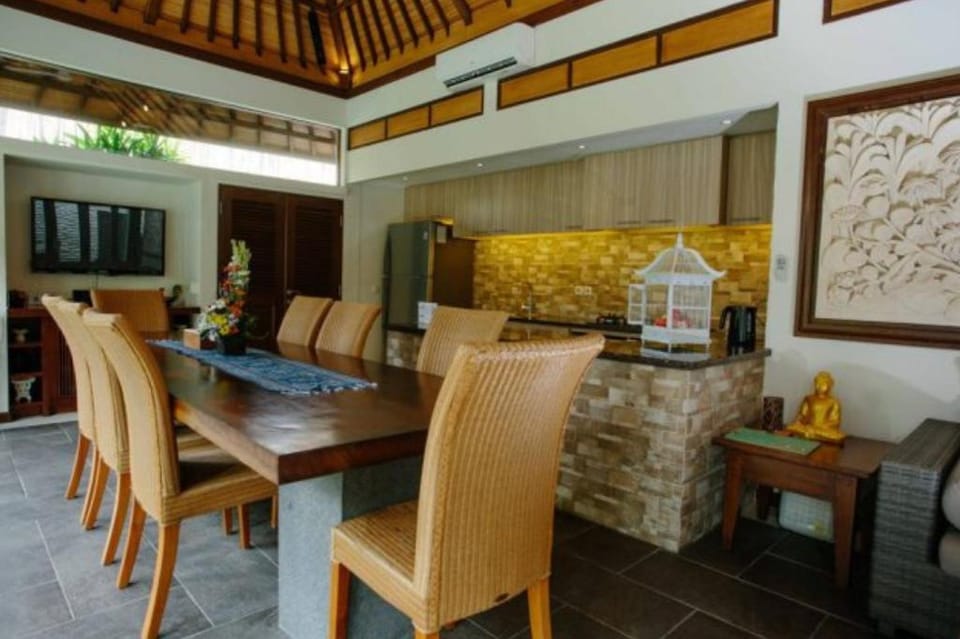 Luxury 3 BR Deluxe Pool Villa #FN24 Villa in North Kuta