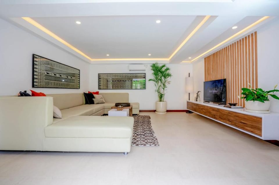 Luxury 4 BR Private Pool #L144 Villa in North Kuta