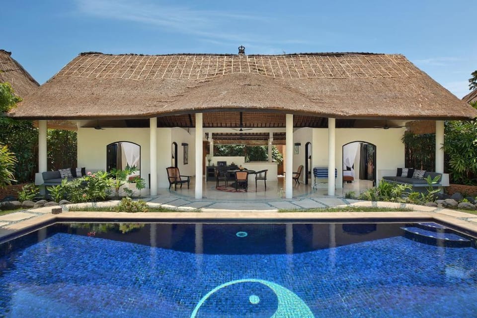 Entire 9BR Villa with Private Pool #L82 Villa in Kuta