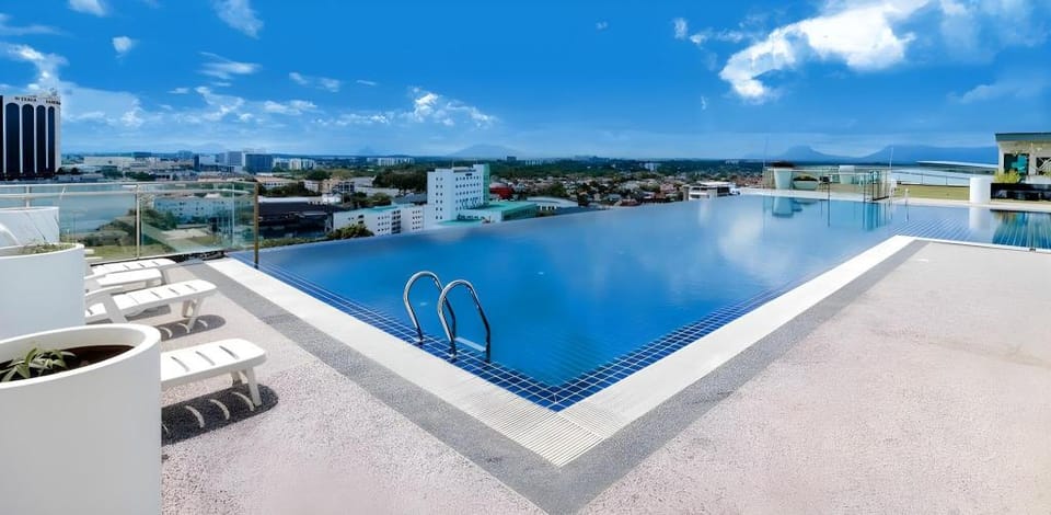 Regatta Suites Kozi Square Kuching Hotel in Kuching
