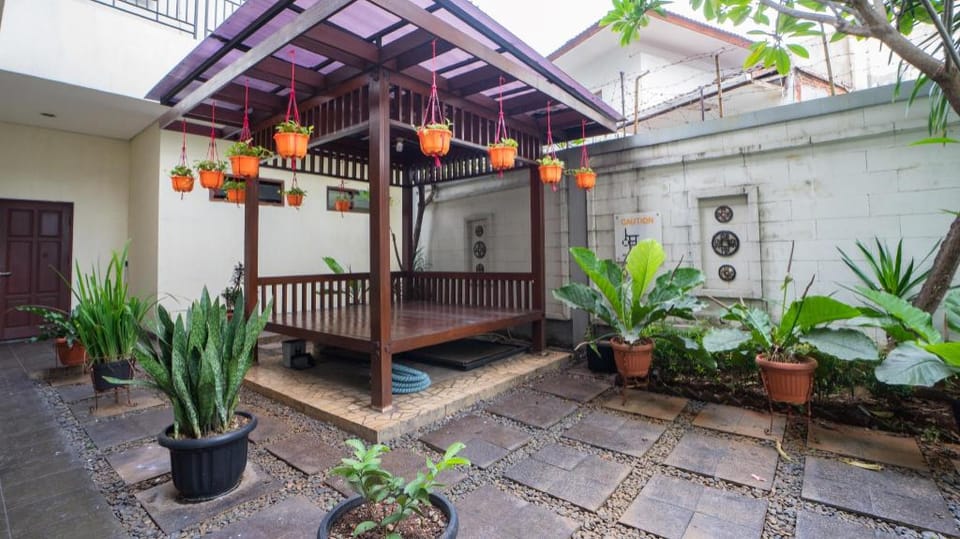 Jambuluwuk Mansion Pakubuwono Bed and Breakfast in South Jakarta City