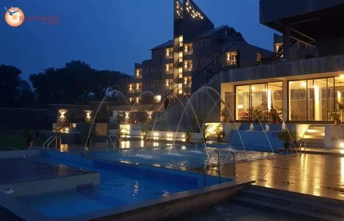 Mountain Shadow Resort Hotel in Maharashtra