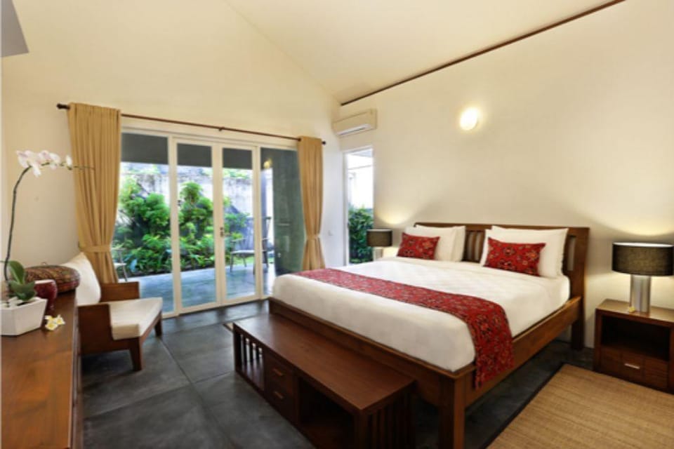 Entire 3 BR Private Pool #L107 Villa in North Kuta
