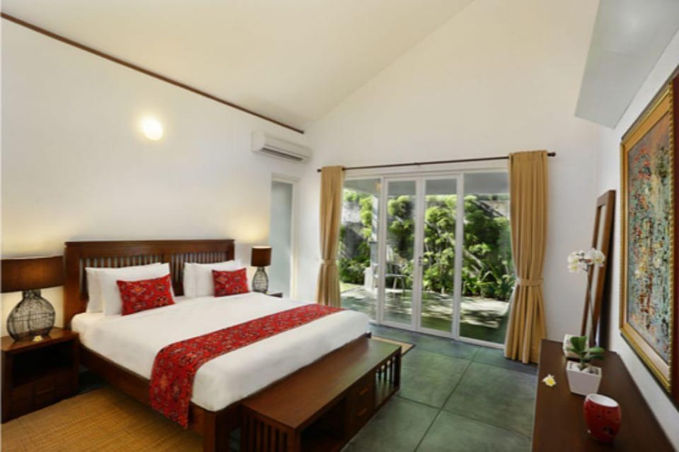 Entire 3 BR Private Pool #L107 Villa in North Kuta