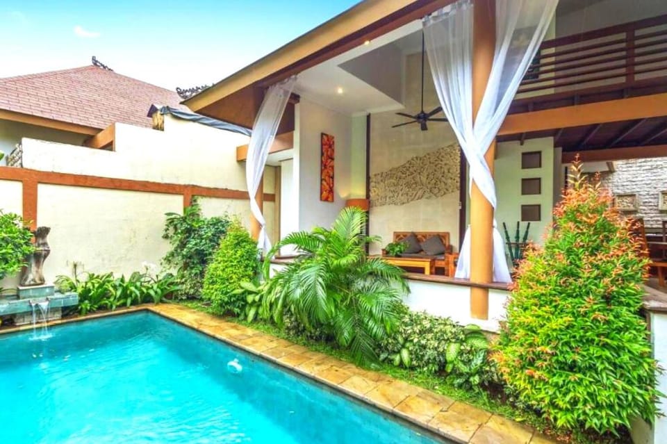 Luxury 3 BR Private Pool Villa  #LZ7 Villa in Kuta