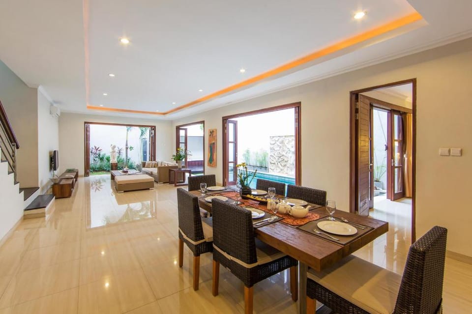 Luxury 3 BR Villa with Private Pool #L111 Villa in North Kuta