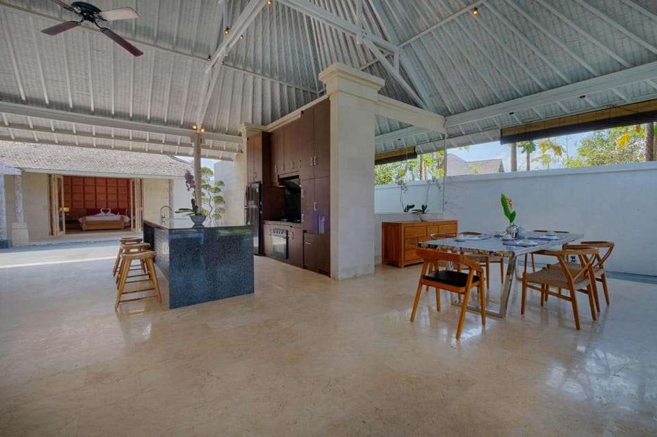 Luxury 4 BR Private Villa #L79 Villa in Blahbatuh