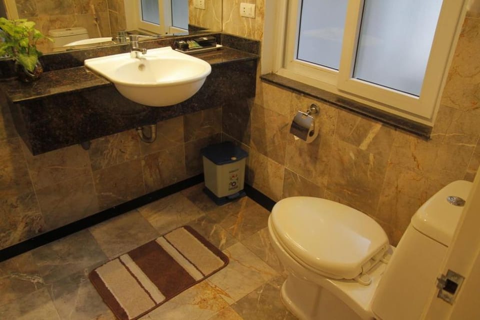 Luxury 2BR Apt /West Lake/Special view/Parking Car Apartment in Laos