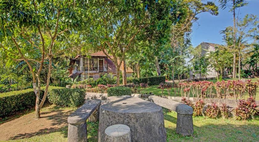 Hotel O Villa Inn App Trawas Bintaro Syariah Hotel in East Java