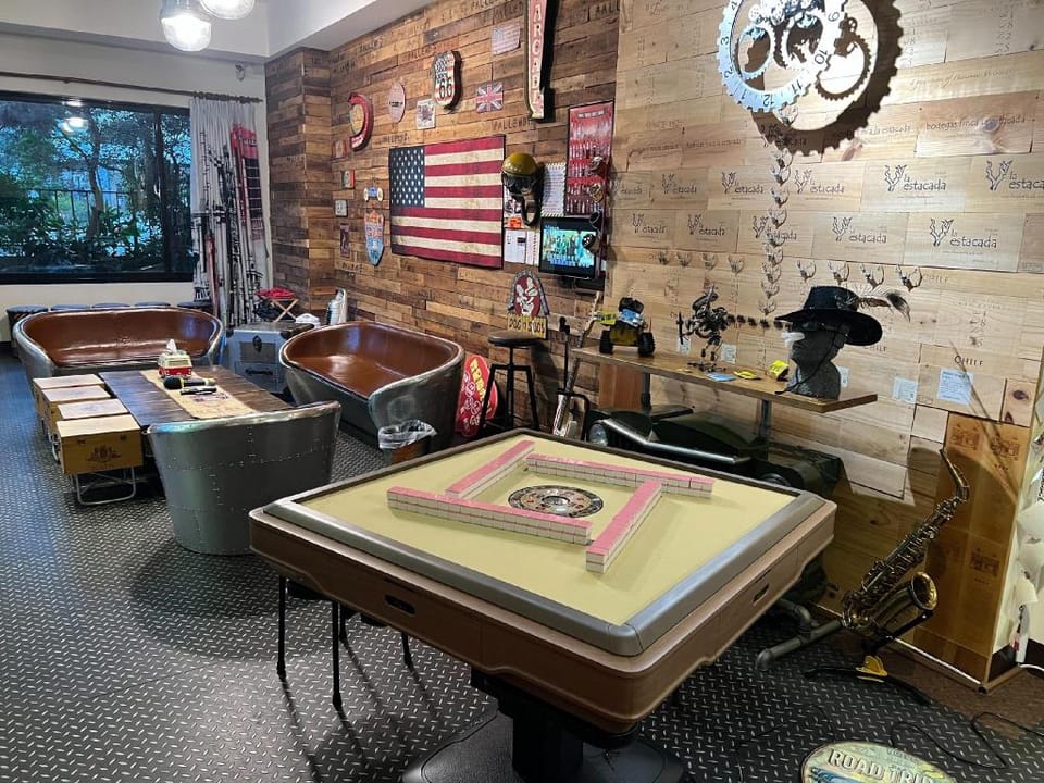 Tainan Rock nest bnb Bed and Breakfast in Kaohsiung