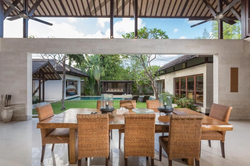 Stunning 3 BR Grand Pool Villa #FN10 Villa in North Kuta