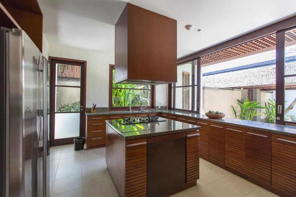 Stunning 3 BR Grand Pool Villa #FN10 Villa in North Kuta