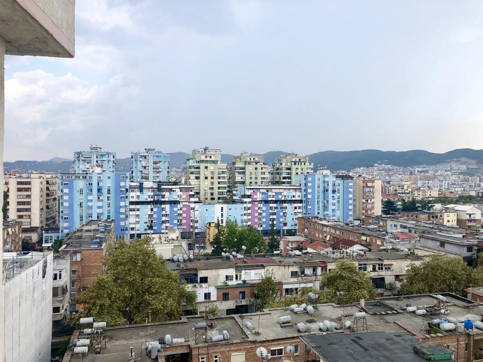 Flo's Spacious Home Apartment in Tirana