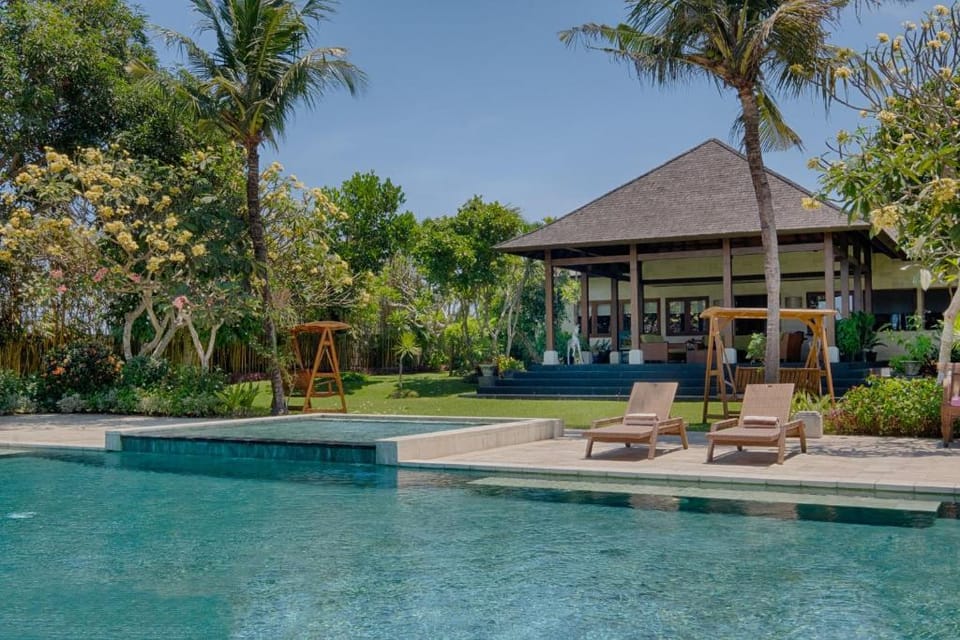 Entire 5 BR Private Pool Villa #K209 Villa in Sukawati