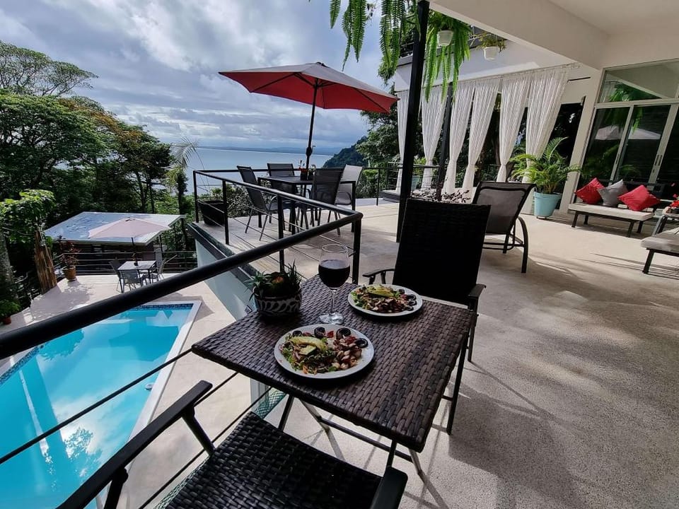 Vista Ocean Suites Apartment in Quepos