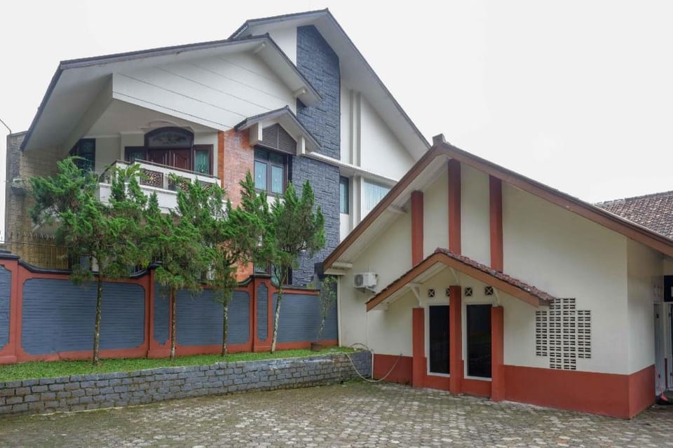 RedDoorz near Lokawisata Baturaden 2 Hotel in Indonesia