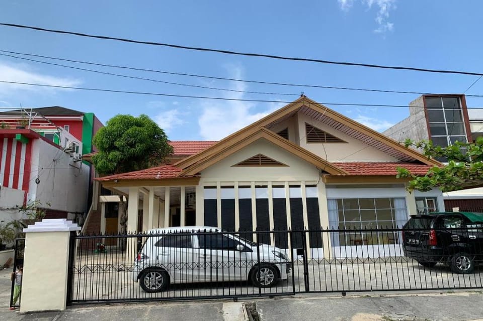 OYO 3168 Utama Sari Homestay Hotel in West Sumatra, Indonesia