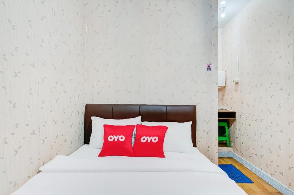 OYO 3198 SUKOMANUNGGAL INN Hotel in Surabaya