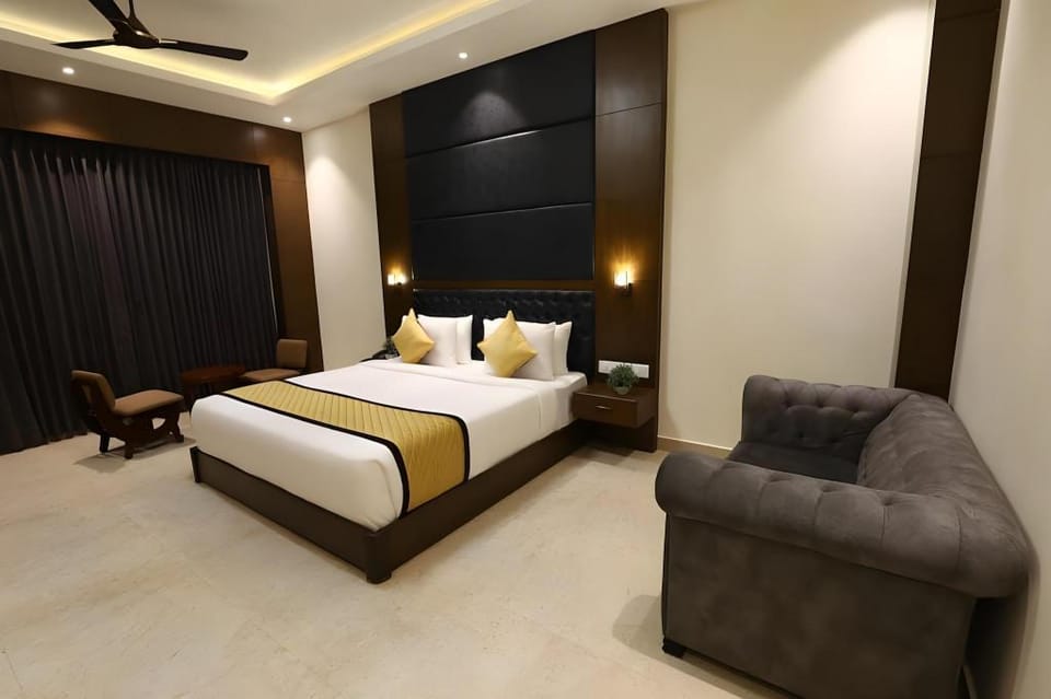 Mayuraa Residency Hotel in Chennai