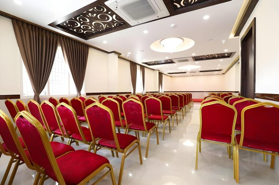 Mayuraa Residency Hotel in Chennai