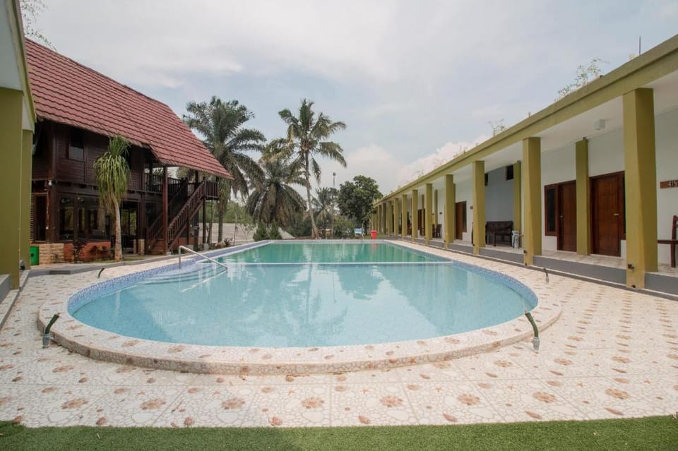 OYO 3283 Bwalk Hotel Hotel in East Java