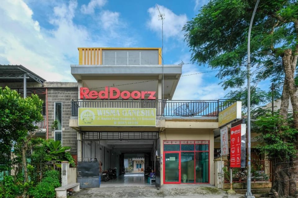 RedDoorz Syariah near Alun Alun Kebumen Hotel in Indonesia