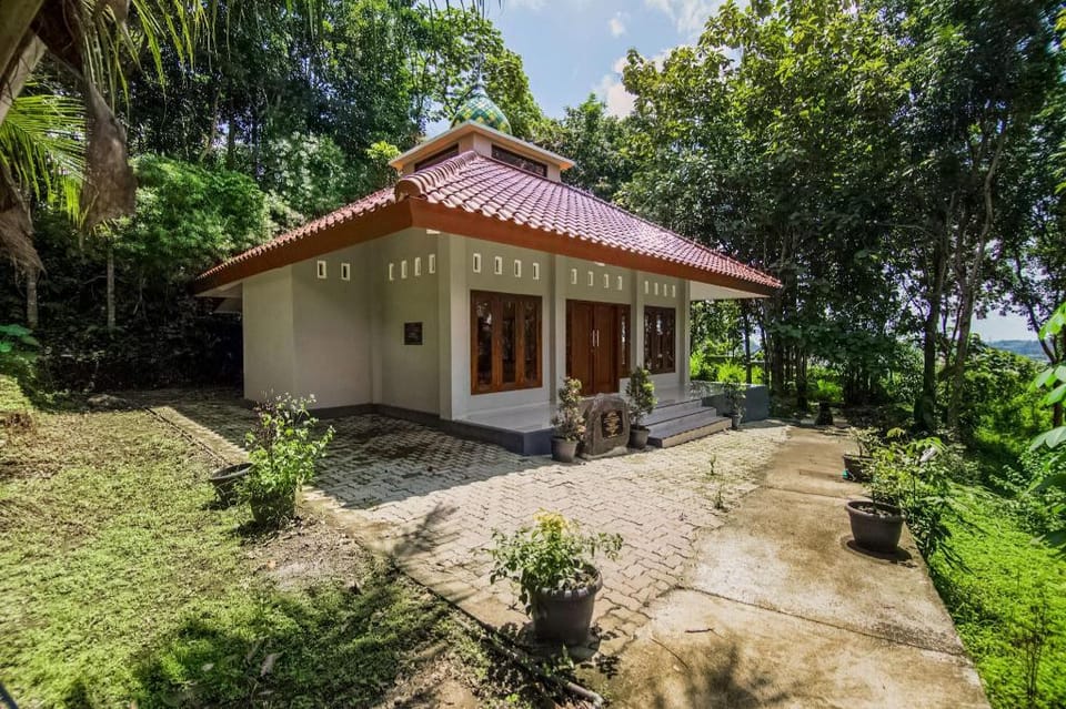 OYO 3335 Wisma Langen Werdhasih Hotel in Indonesia