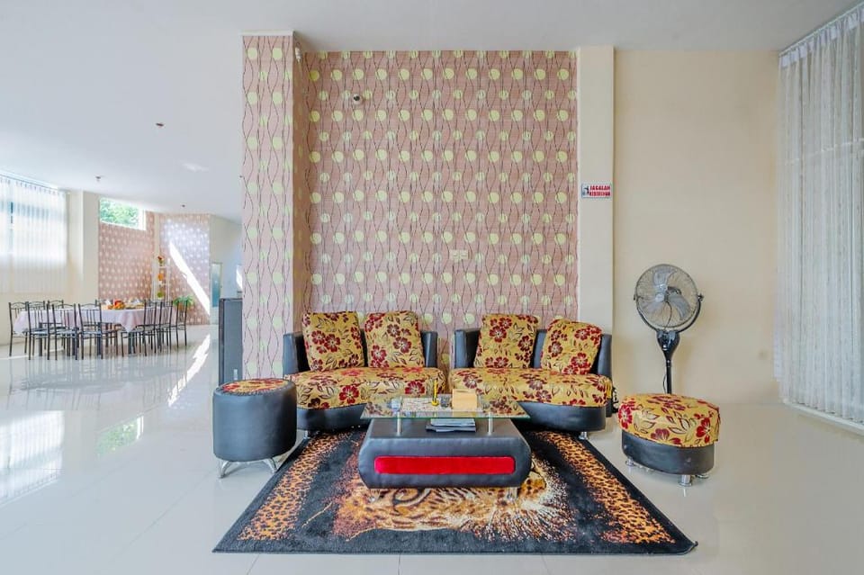 OYO 3434 Penginapan Keluarga Syariah Hotel in East Java