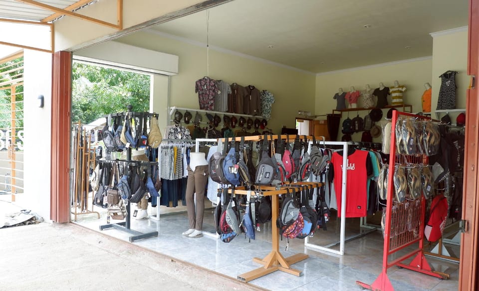 BESOPOK HOSTEL Vacation rental in Pujut