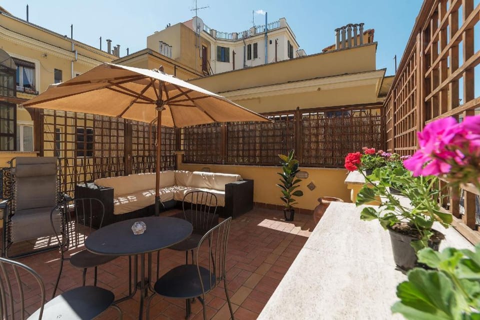 Vatican Rooftop Terrace Apartment in Rome