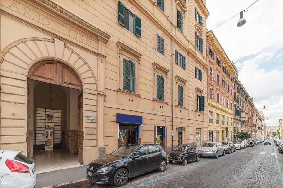 Colosseum Perfect Apartment with Jacuzzi Apartment in Rome