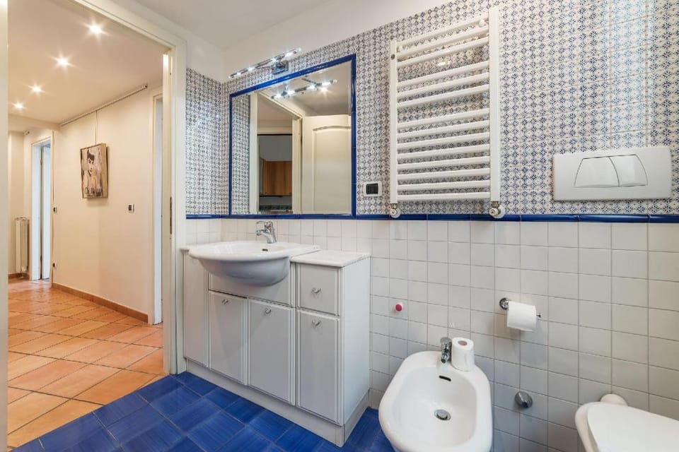 Colosseum Perfect Apartment with Jacuzzi Apartment in Rome