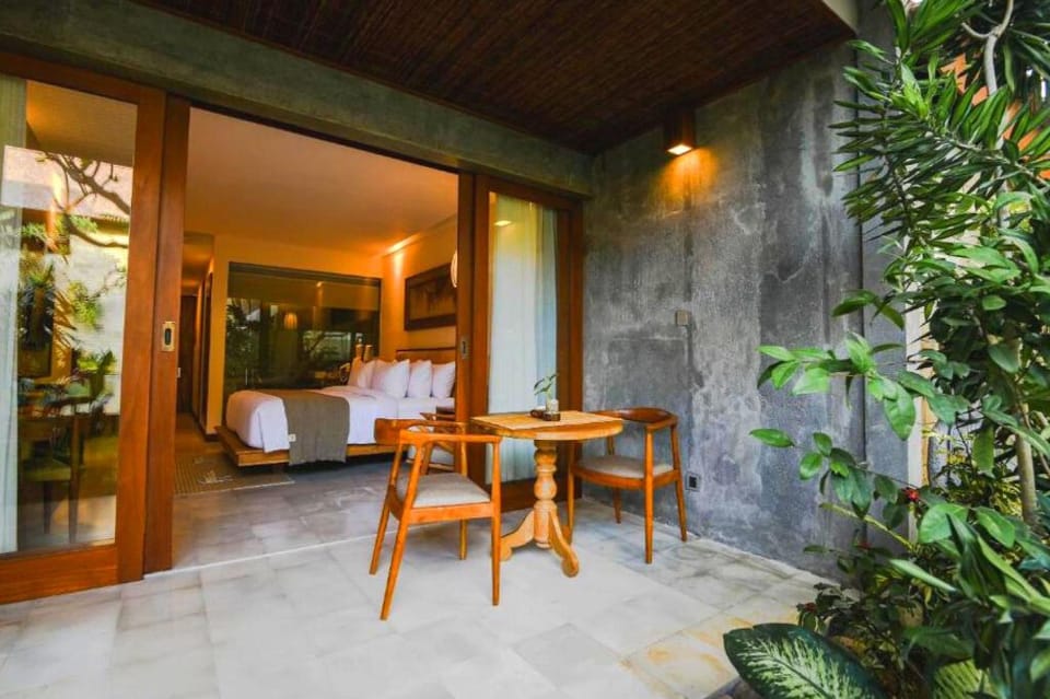 Romantic 1 BR Suite Pool View JU94A Apartment in Sukawati