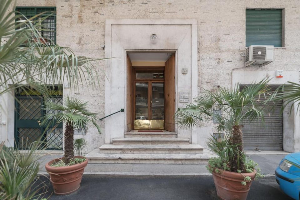 Saint Peter Rendez Vous Apartment in Rome