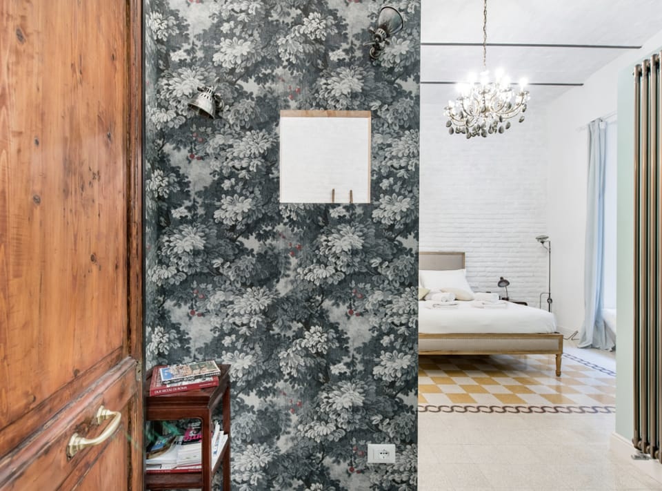 Uniquely Decorated Suite Located near Colosseum Apartment in Rome