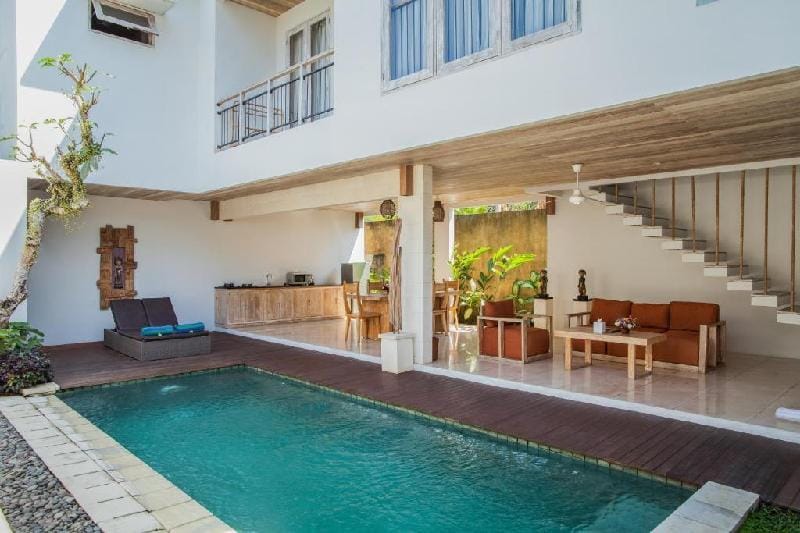 3BR Luxury Pool Villa + Dinner + Spa in Ubud Villa in Sukawati