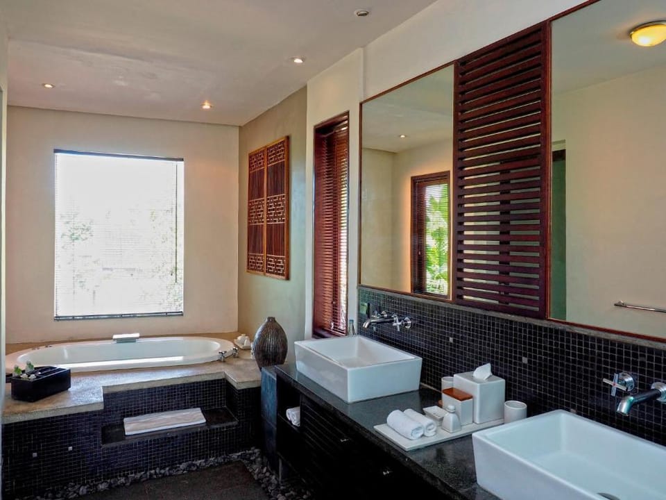 Entire 3BR Family Gathering Villa #L26 Villa in Kuta