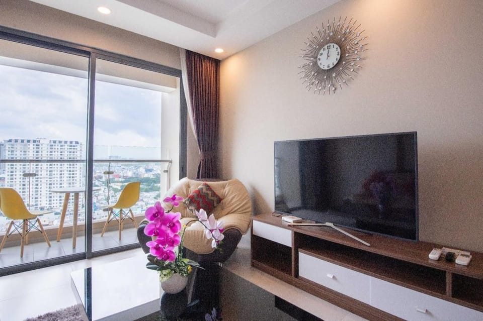 2BR/2WC/ The Gold View/ Free Gym Pool/Sale off 50 Apartment in Ho Chi Minh City