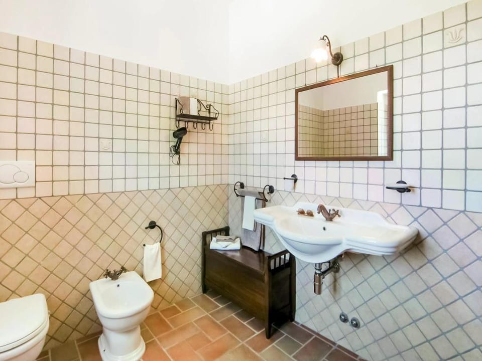Villa in Tavoleto with pool Villa in Marche