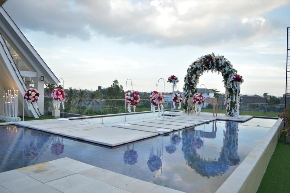 Tirtha Khayangan Canggu Hotel in North Kuta