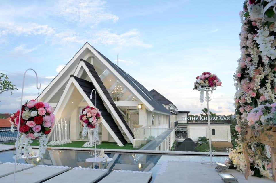 Tirtha Khayangan Canggu Hotel in North Kuta