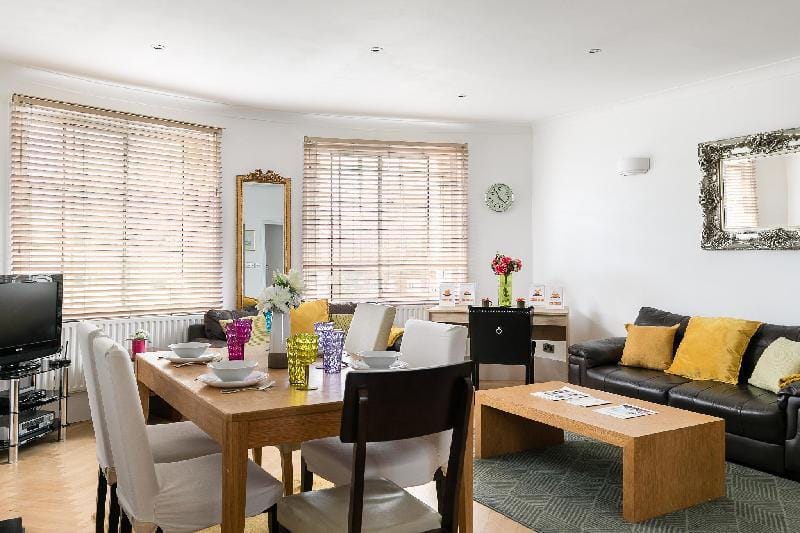3-bedroom apartment Lancaster gate Apartment in City of Westminster