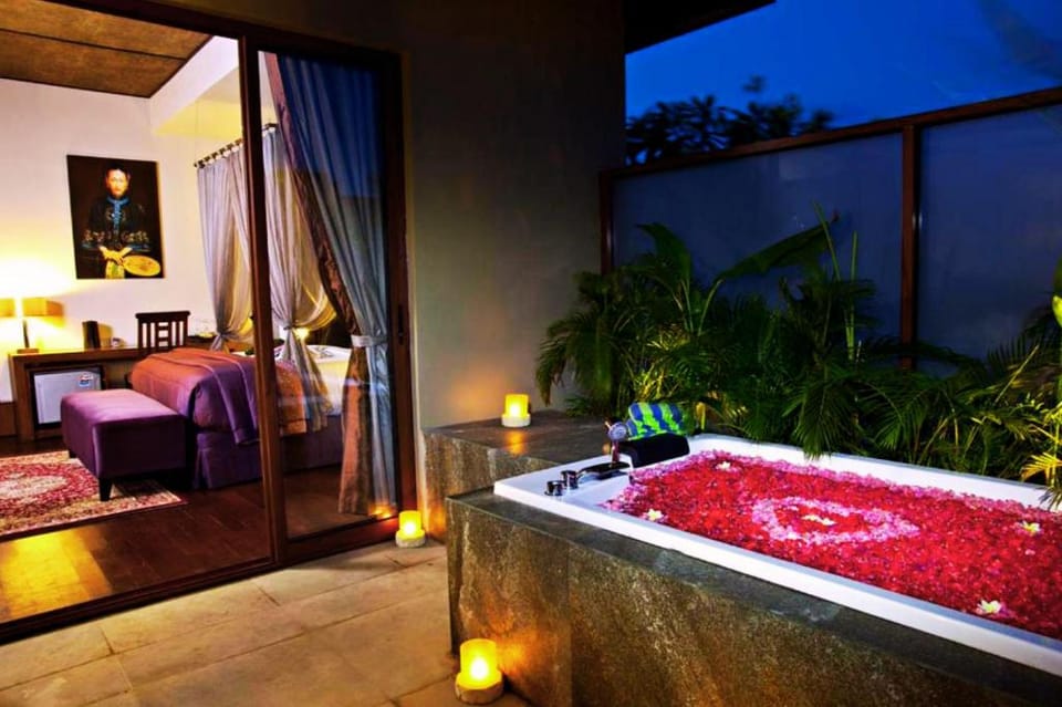 Beautiful One Bedroom Suite with Hot Tub JU87A Villa in Kuta