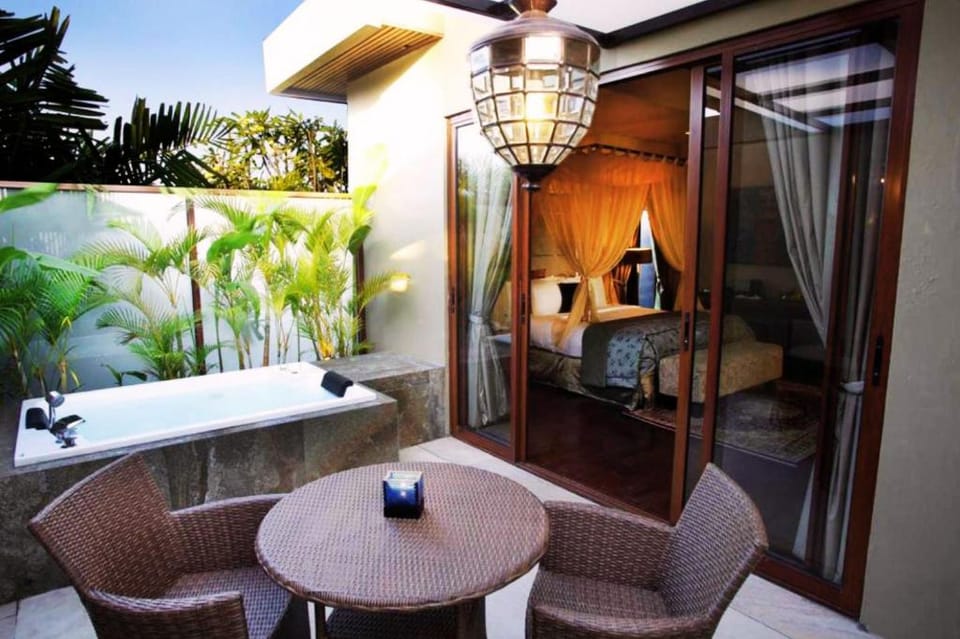 Beautiful One Bedroom Suite with Hot Tub JU87A Villa in Kuta