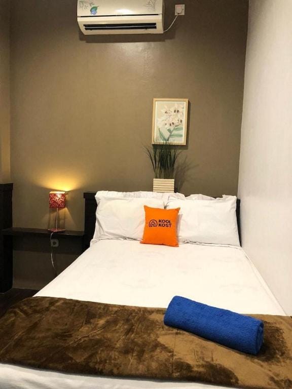 KoolKost Syariah near Tunjungan Plaza 2 Hotel in Surabaya