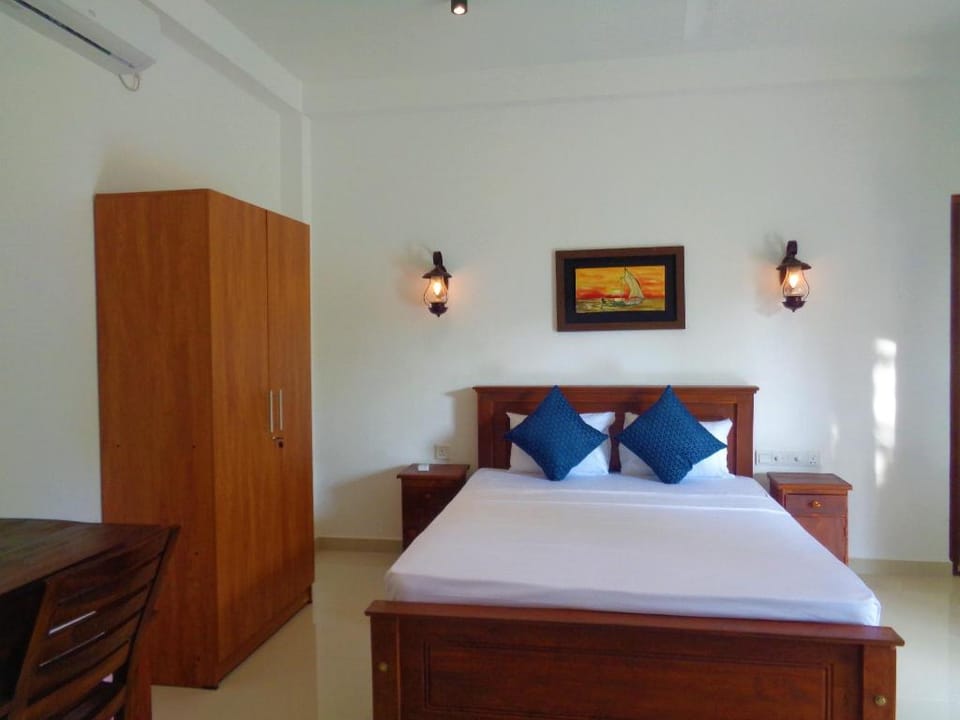 New Holiday Reach @ Double Room 1 with Garden View Vacation rental in Galle