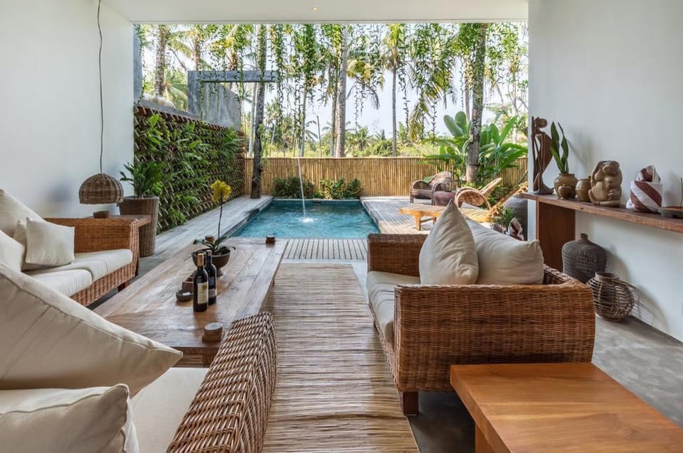 2 BR Villa with Private Pool- Breakfast (De Ubud) Villa in Sukawati