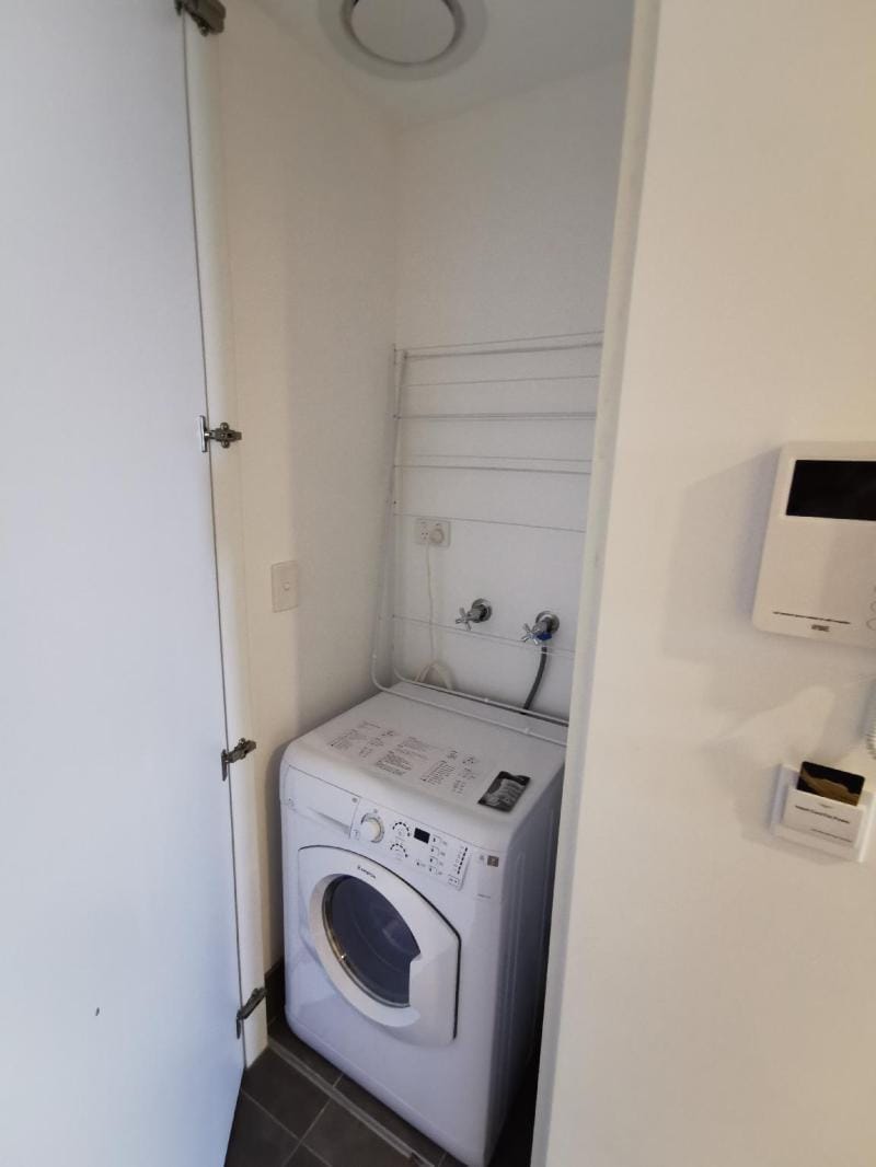 S1 Apartments studio with balcony Apartment in Sydney