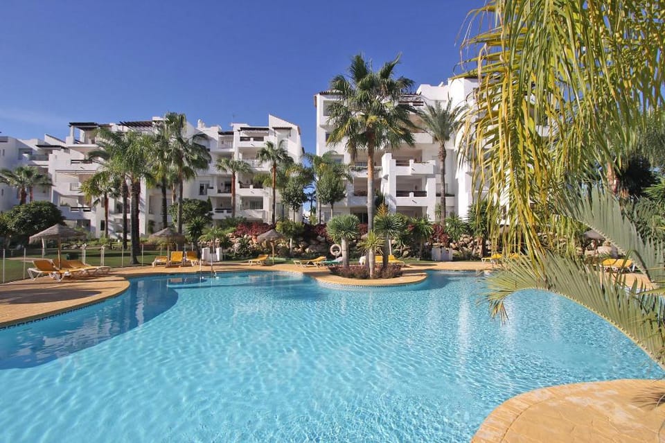 BEACHFRONT HIGH STANDARD APARTMENT WITH TERRACE Apartment in Costa del Sol